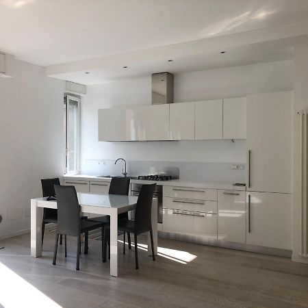 Bright & Spacious Apartment Near Navigli - Ponti Милано Екстериор снимка