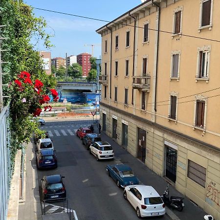 Bright & Spacious Apartment Near Navigli - Ponti Милано Екстериор снимка