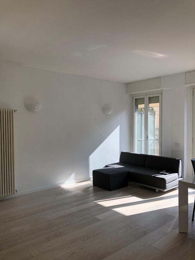 Bright & Spacious Apartment Near Navigli - Ponti Милано Екстериор снимка