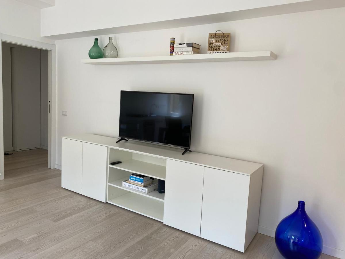 Bright & Spacious Apartment Near Navigli - Ponti Милано Екстериор снимка