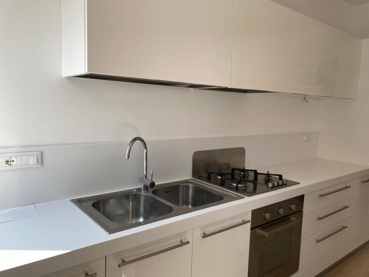 Bright & Spacious Apartment Near Navigli - Ponti Милано Екстериор снимка