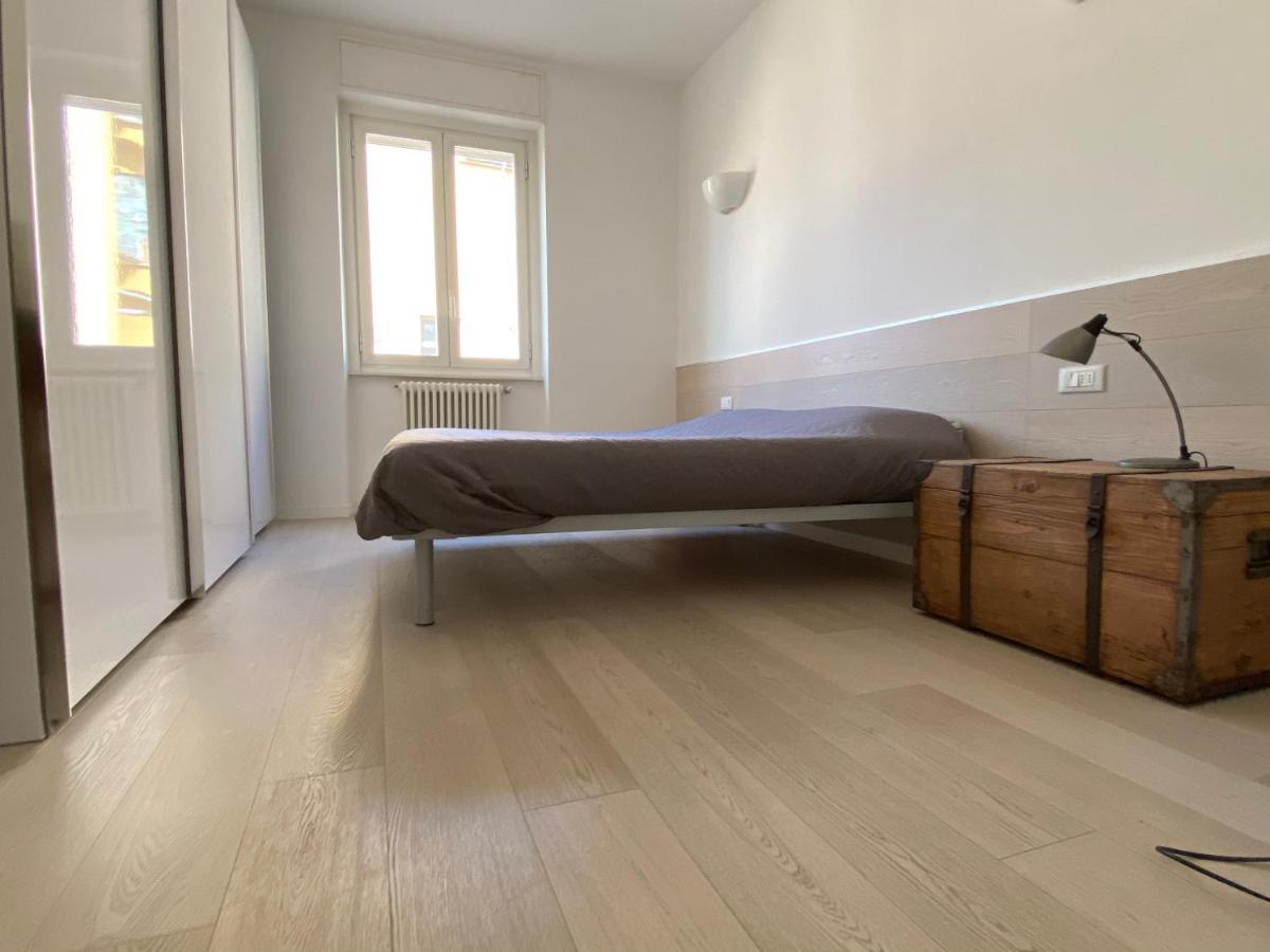 Bright & Spacious Apartment Near Navigli - Ponti Милано Екстериор снимка