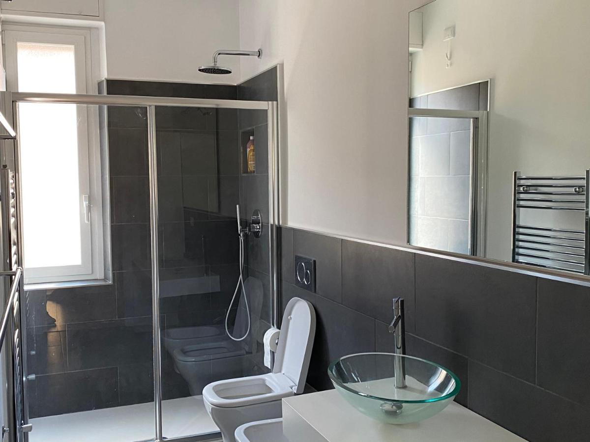 Bright & Spacious Apartment Near Navigli - Ponti Милано Екстериор снимка