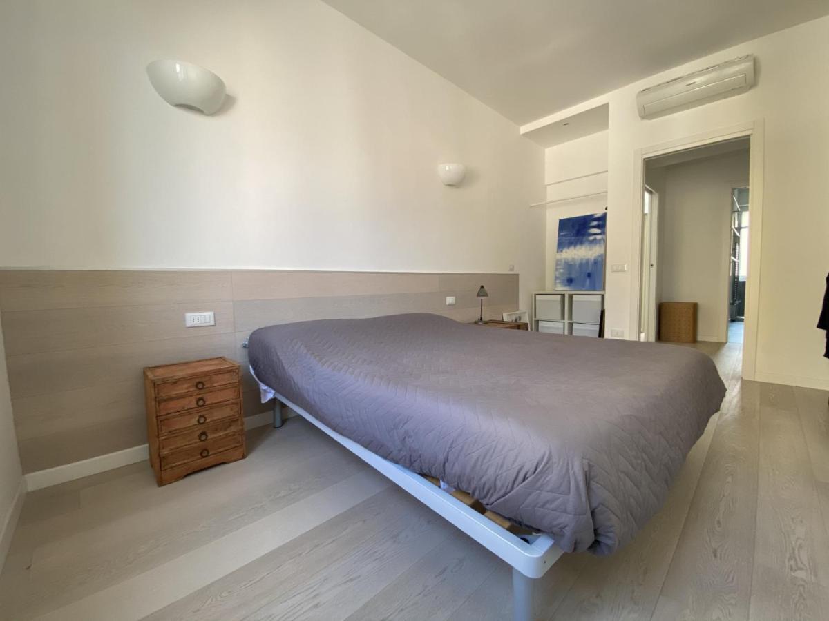 Bright & Spacious Apartment Near Navigli - Ponti Милано Екстериор снимка